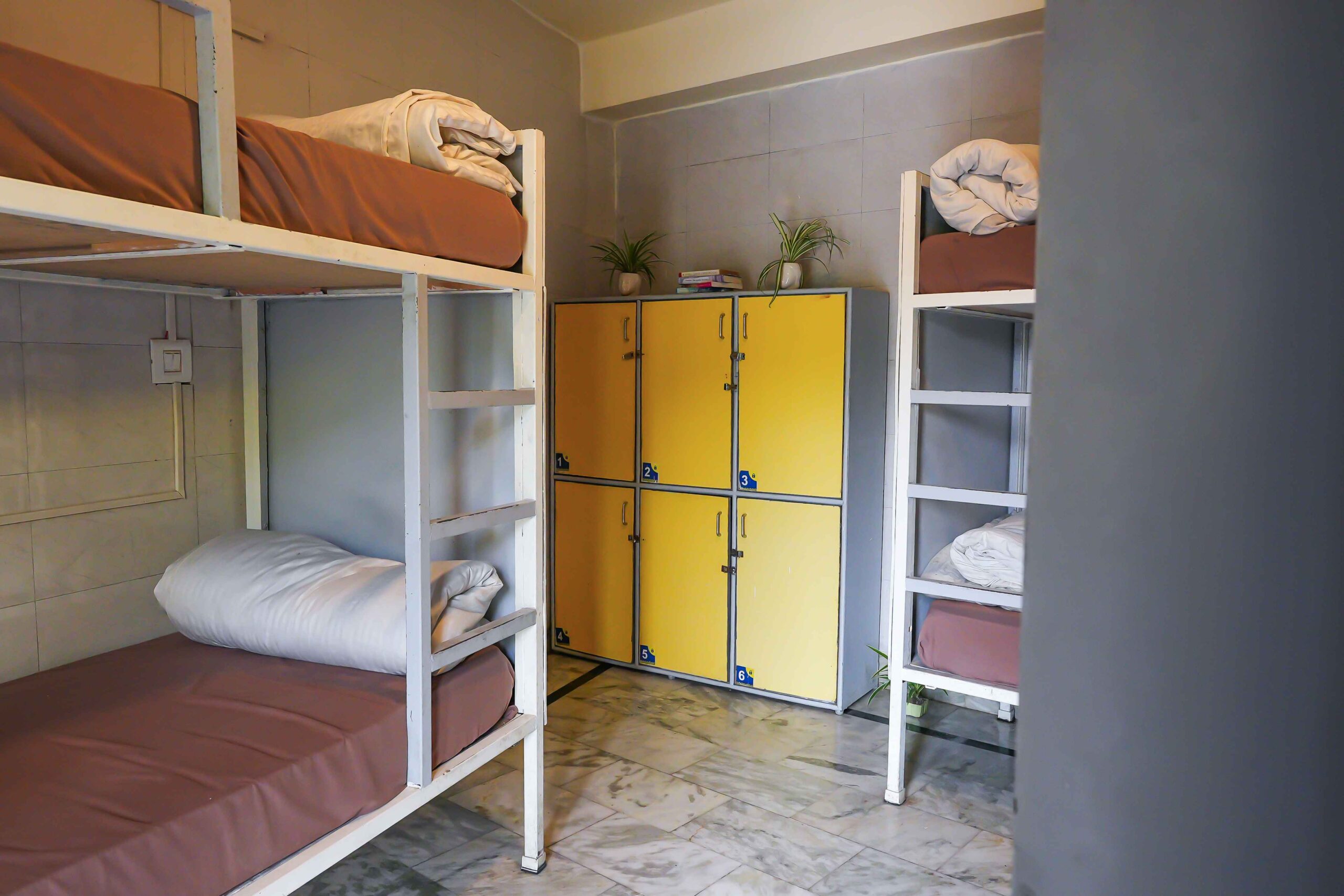 6 Bed Dorm With Locker