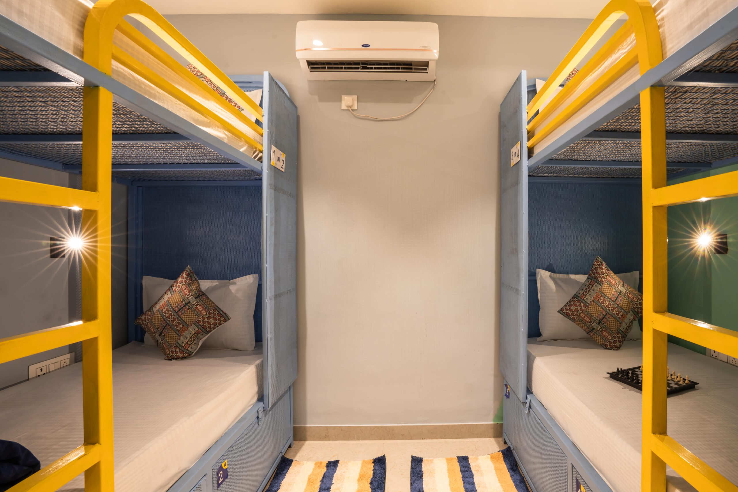 4-Bed-Mixed-Female-Dorm-Jaipur