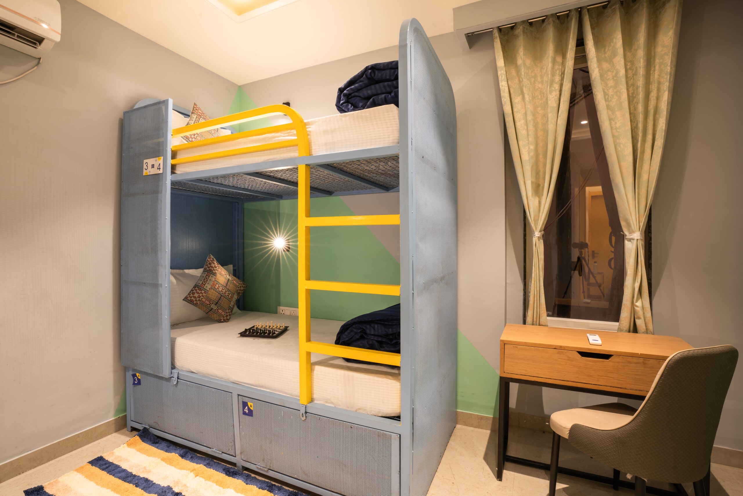 4-Bed-Mixed-Female-Dorm-Jaipur