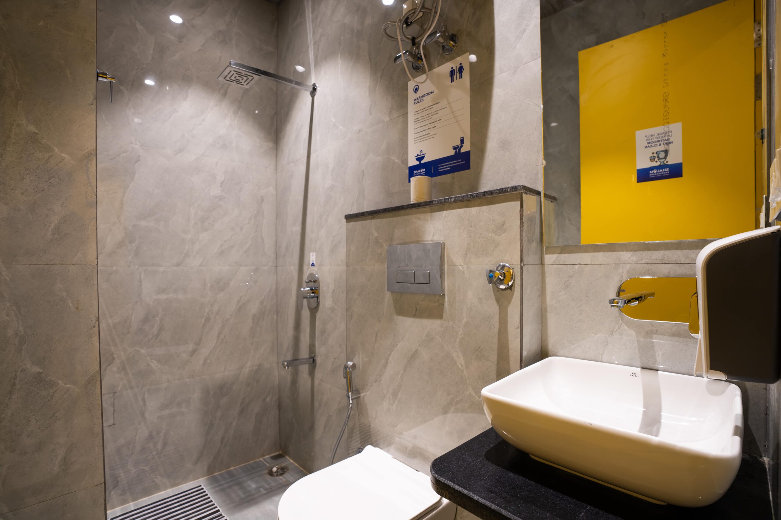 4-Bed-Mixed-Female-Dorm-Jaipur