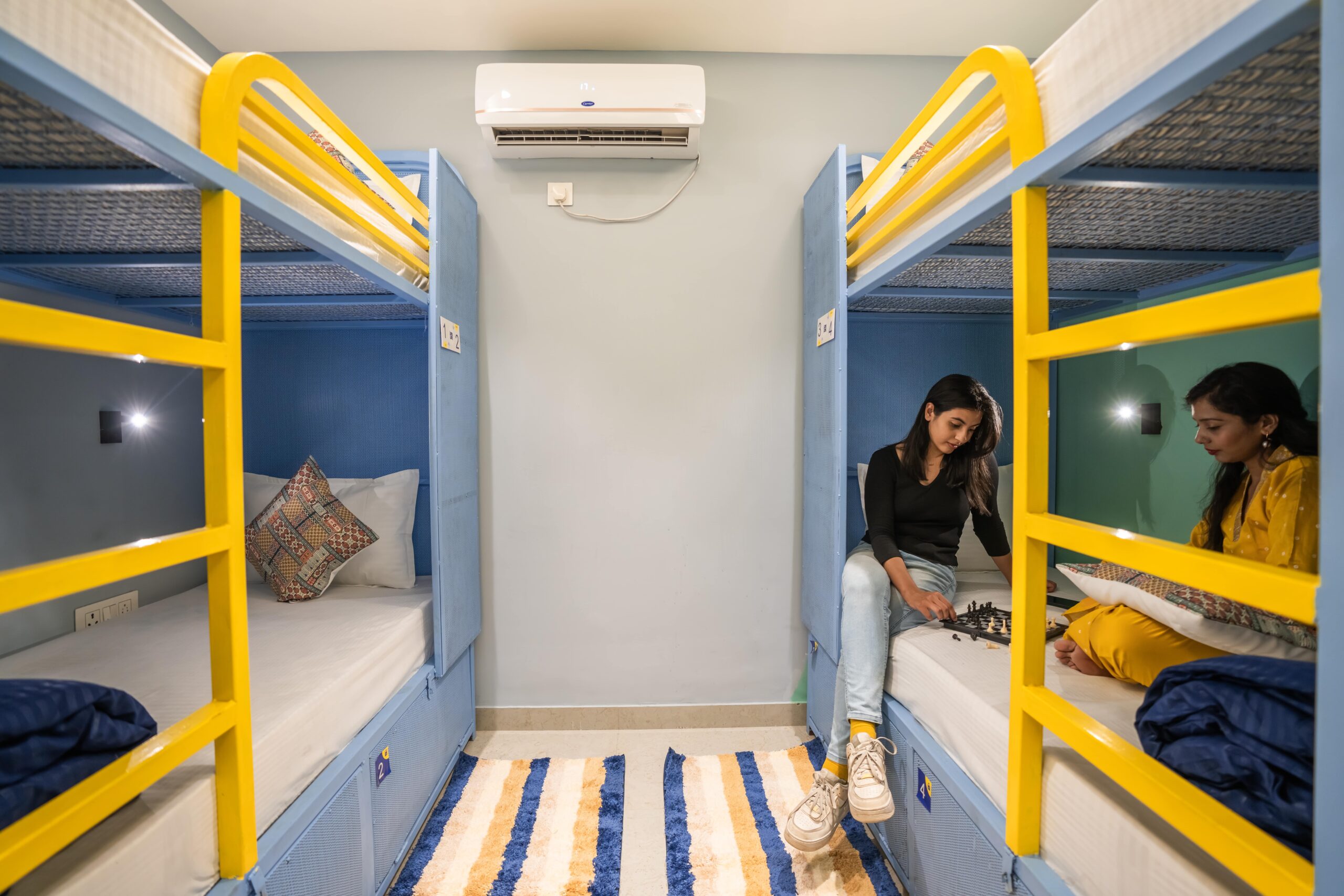 4-Bed-Mixed-Female-Dorm-Jaipur