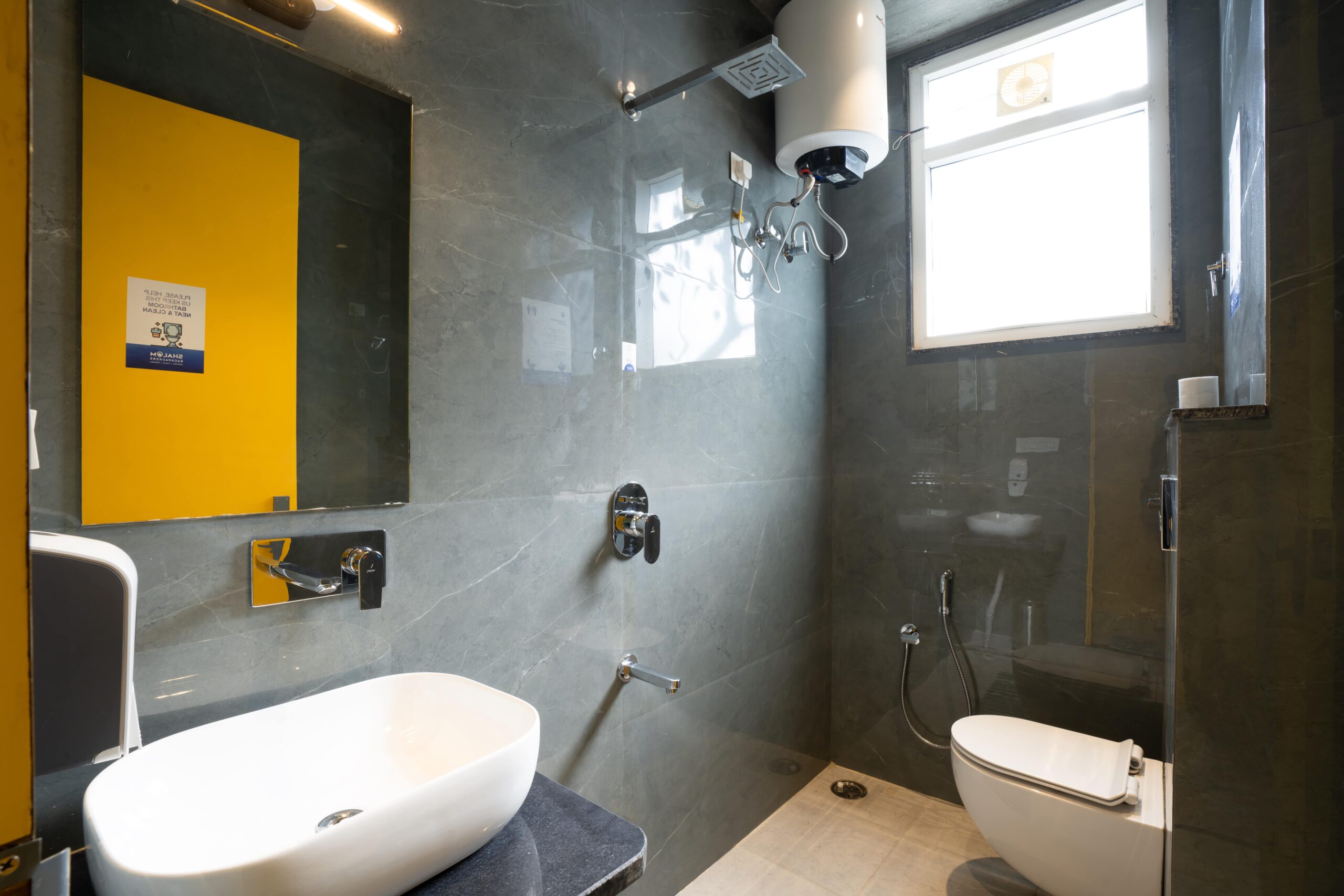 6-Bed-Mixed-Dormitory-Jaipur