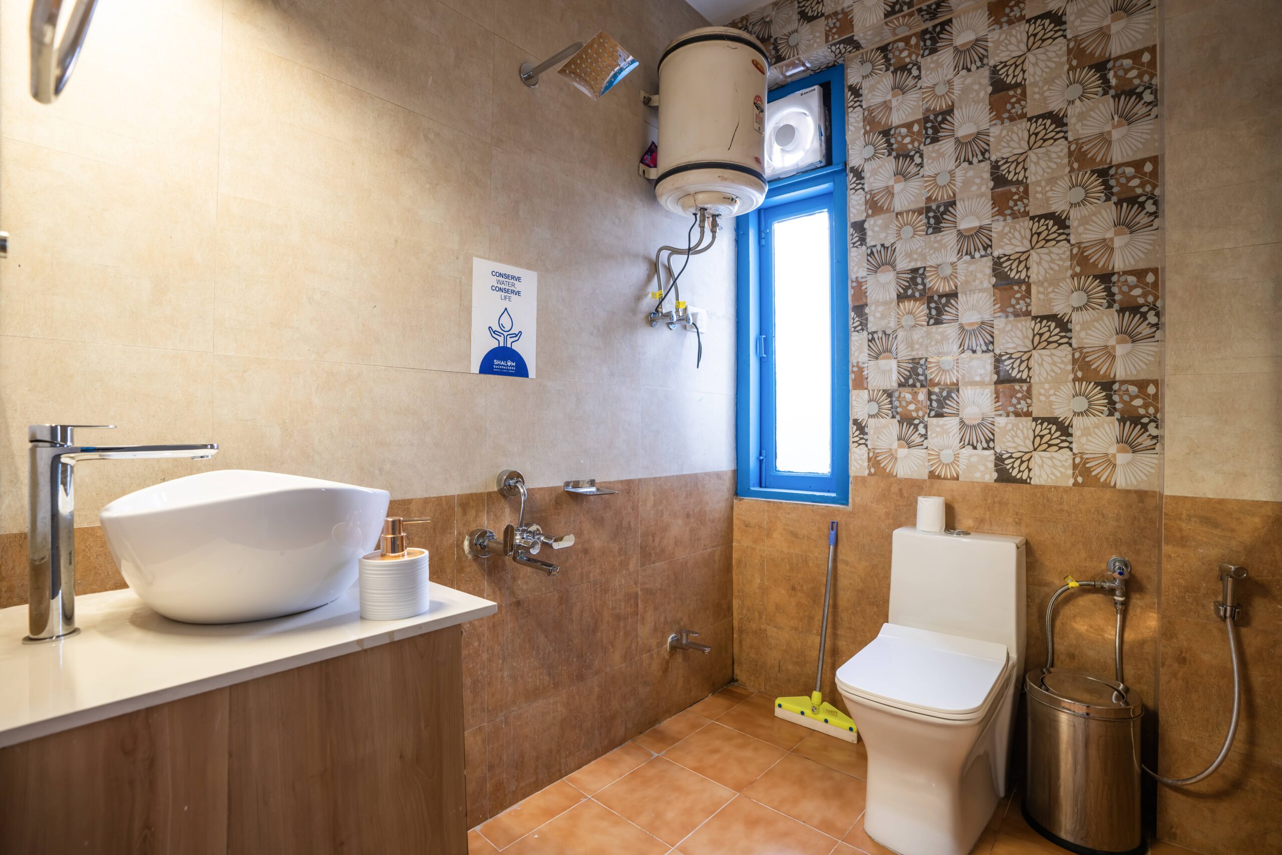 6-Bed-Mixed-Dormitory-Shimla