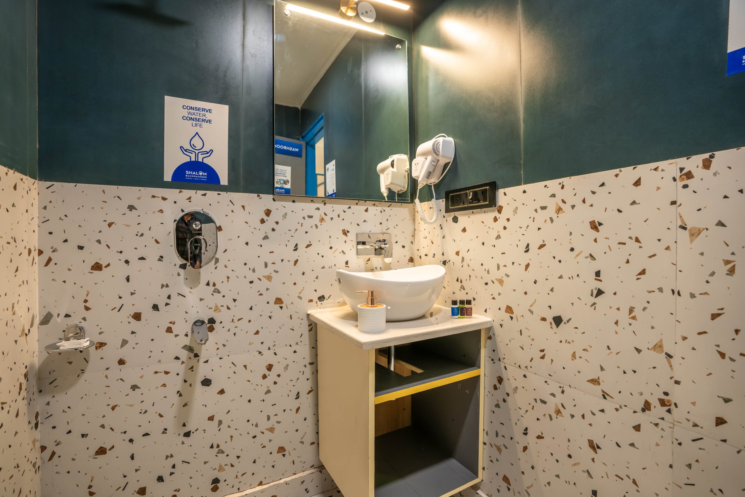 Deluxe-Double-Room-Shimla