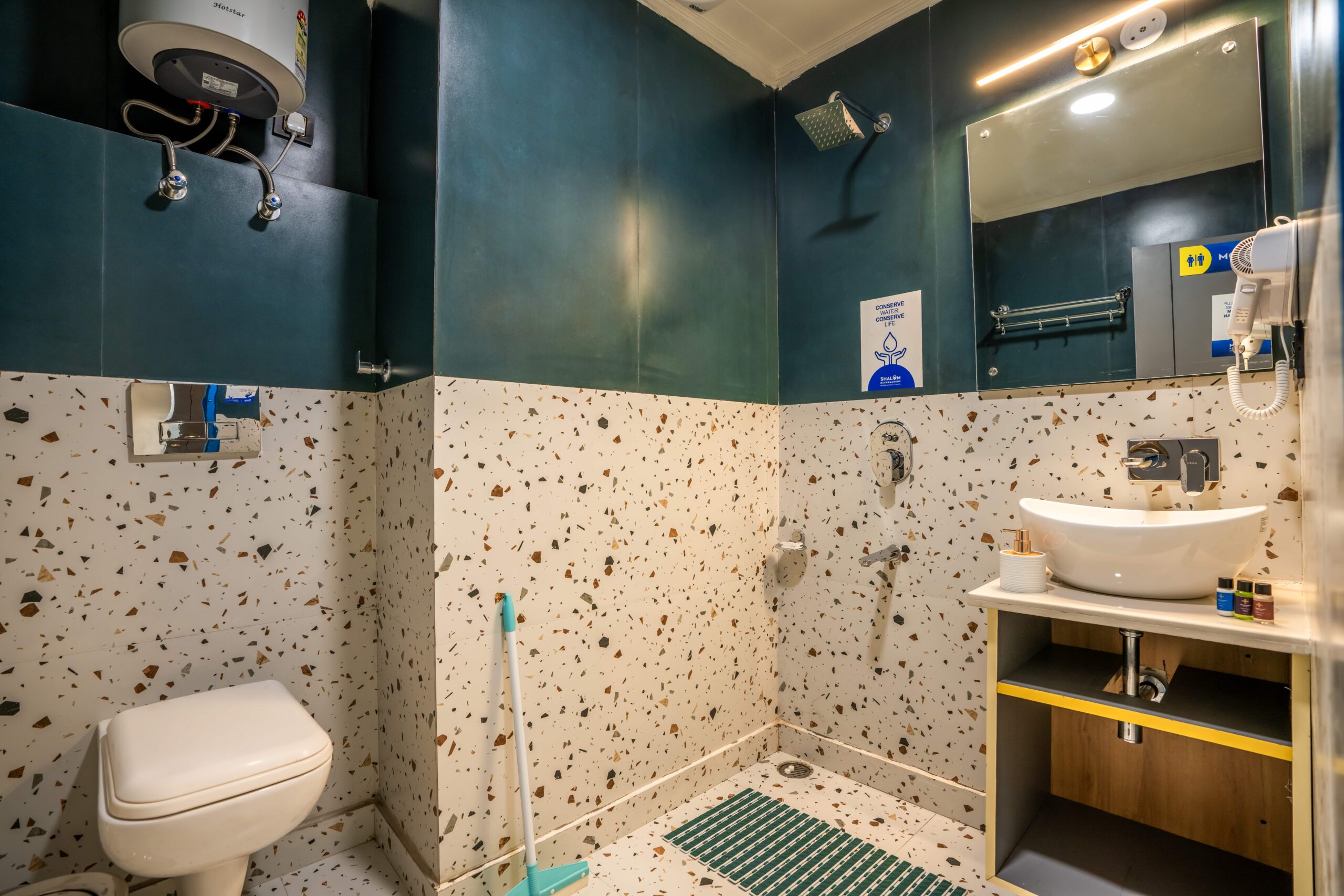 Deluxe-Double-Room-Shimla