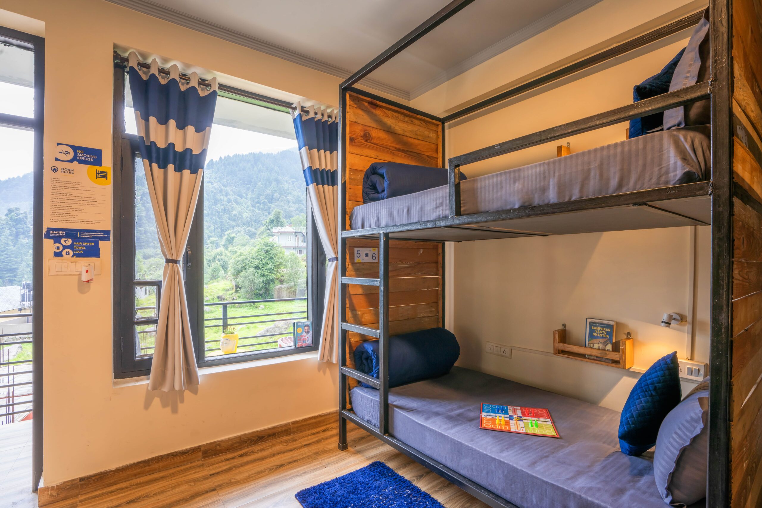 shalom-backpackers-dharamkot-6-bed-female-dorm-balcony