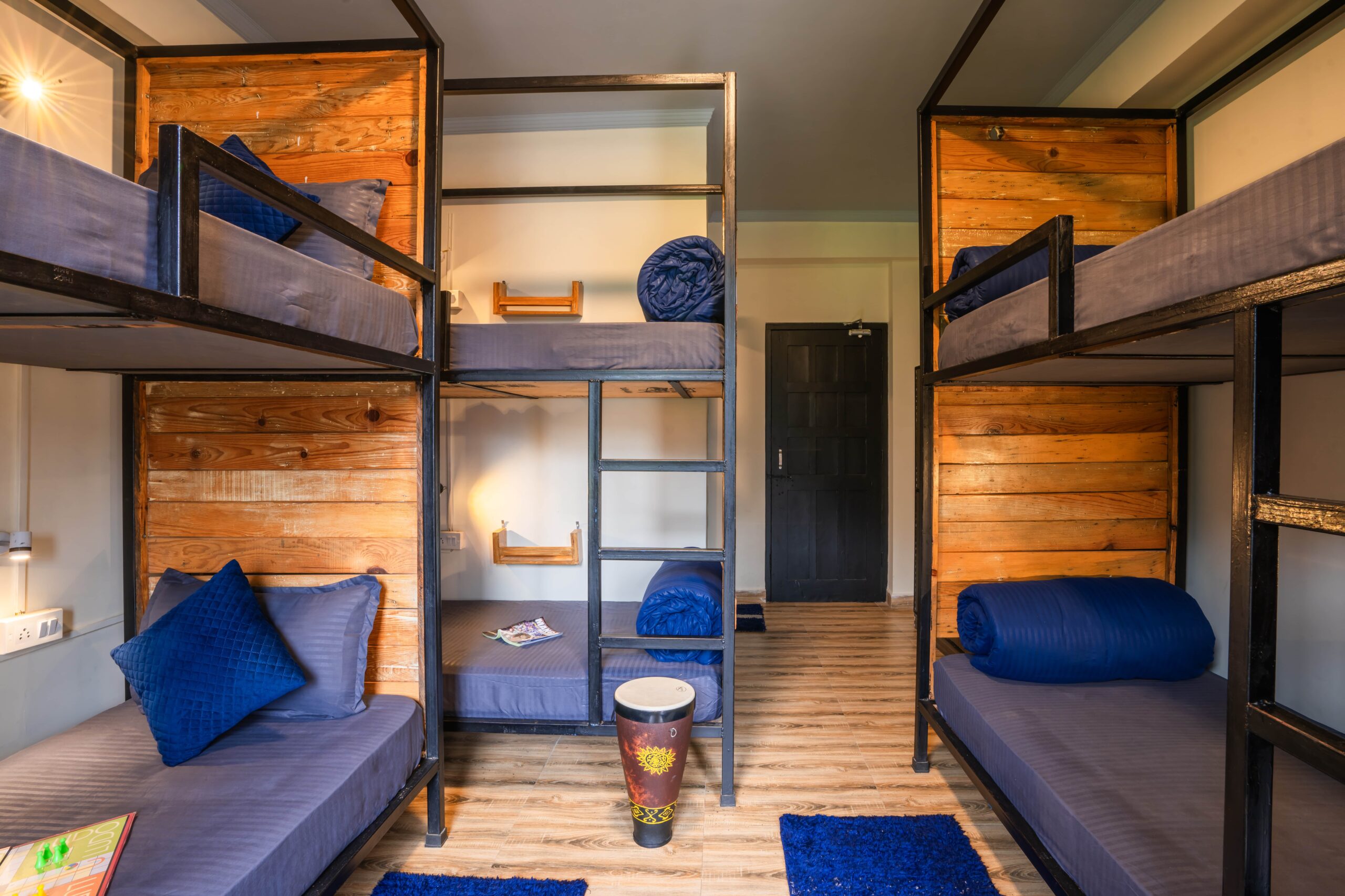 shalom-backpackers-dharamkot-6-bed-female-dorm-balcony