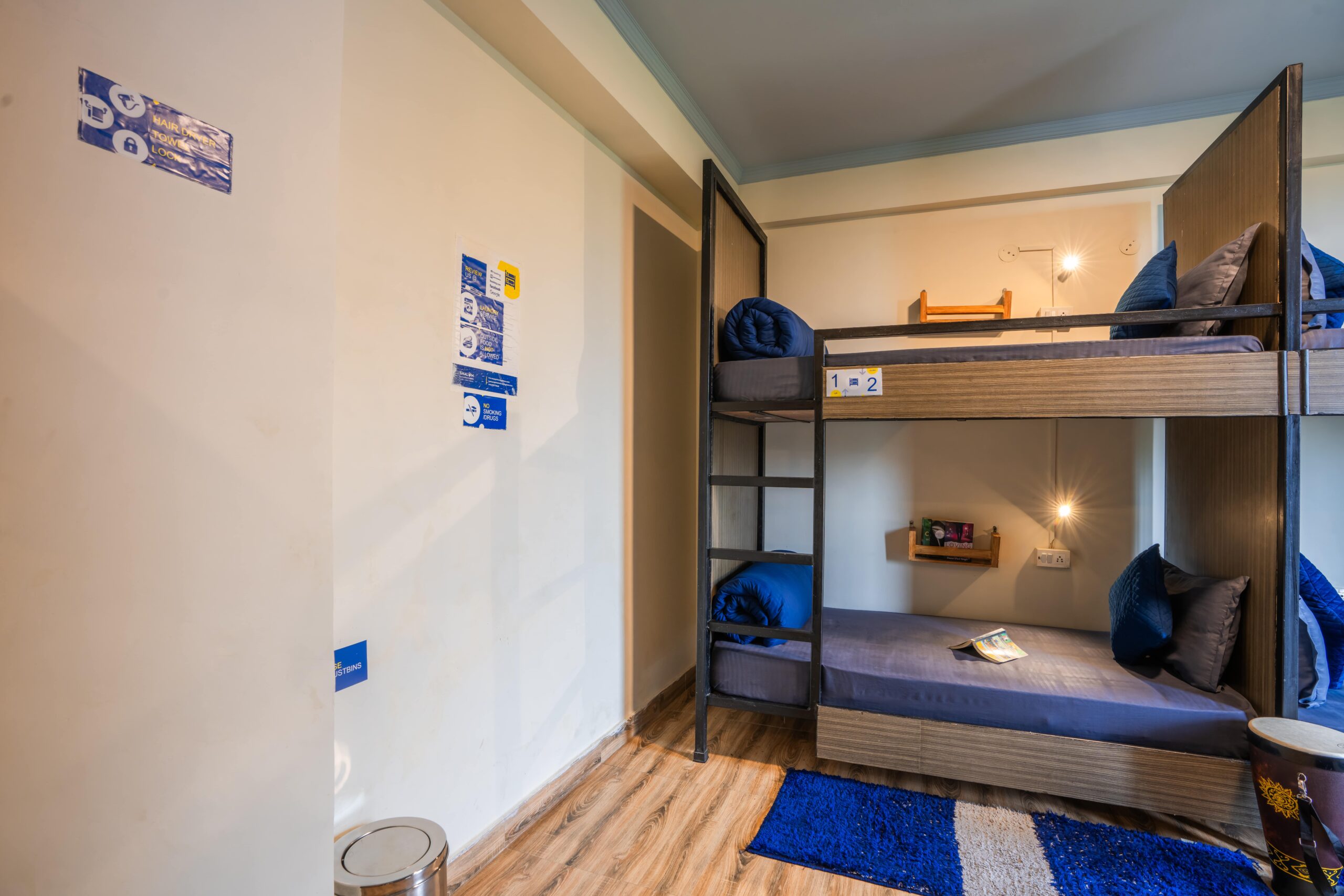 shalom-backpackers-dharamkot-6-bed-mixed-dorm-balcony