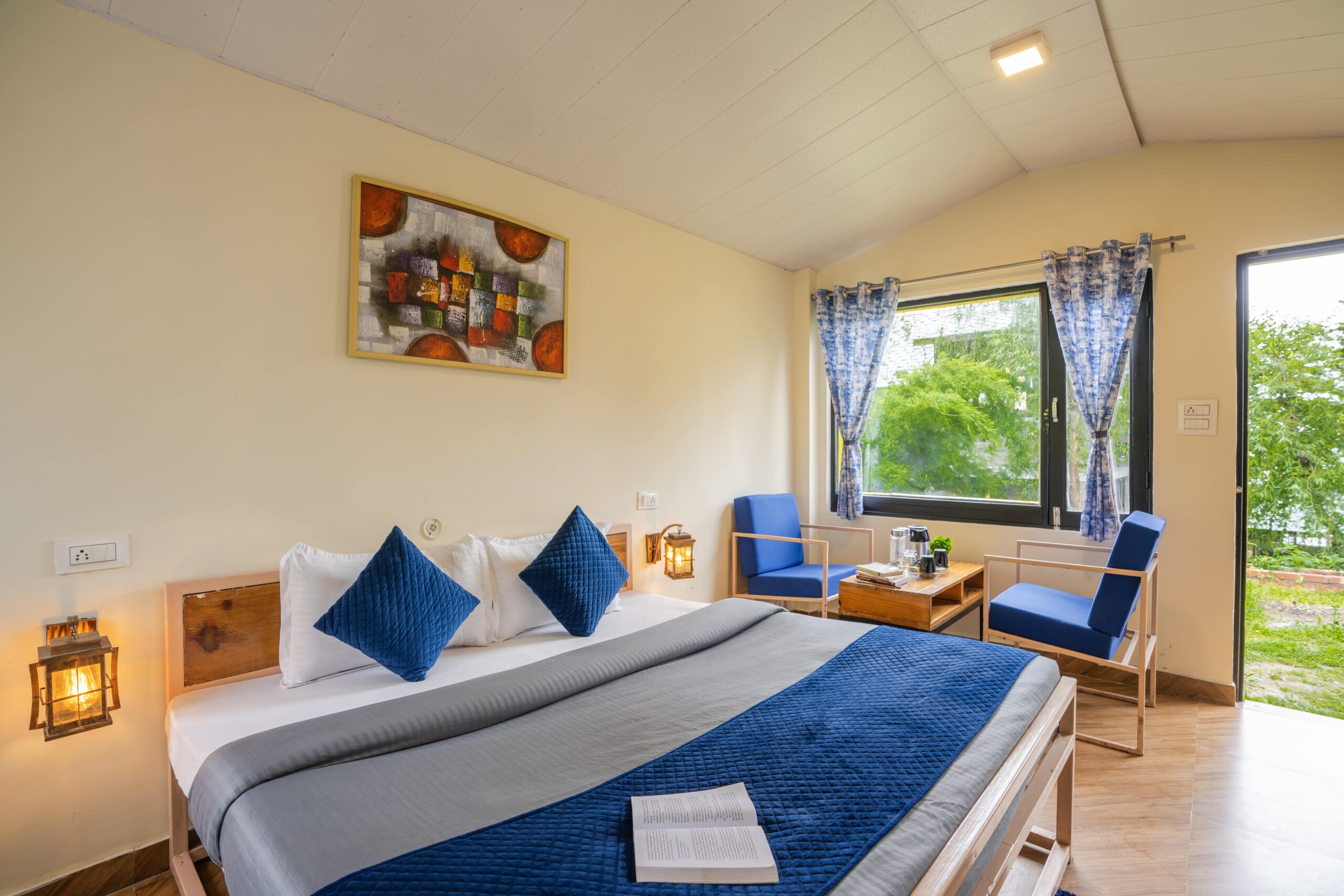 shalom-backpackers-dharamkot-deluxe-cottage-room-garden-view