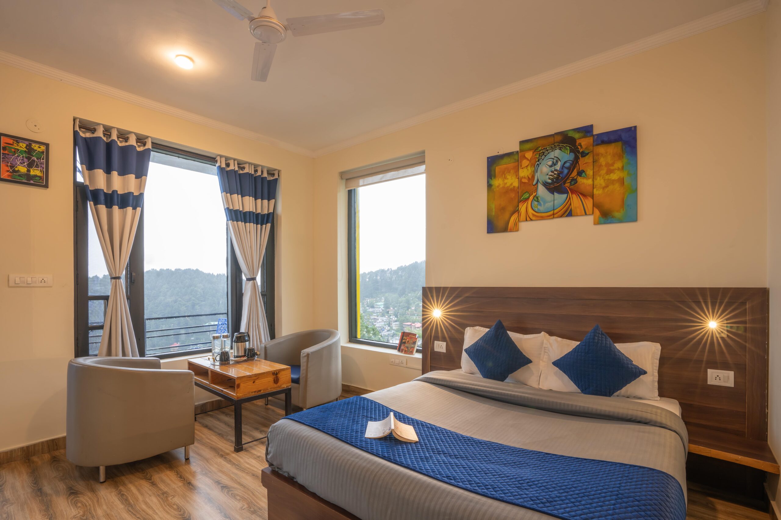 shalom-backpackers-dharamkot-deluxe-double-room-balcony