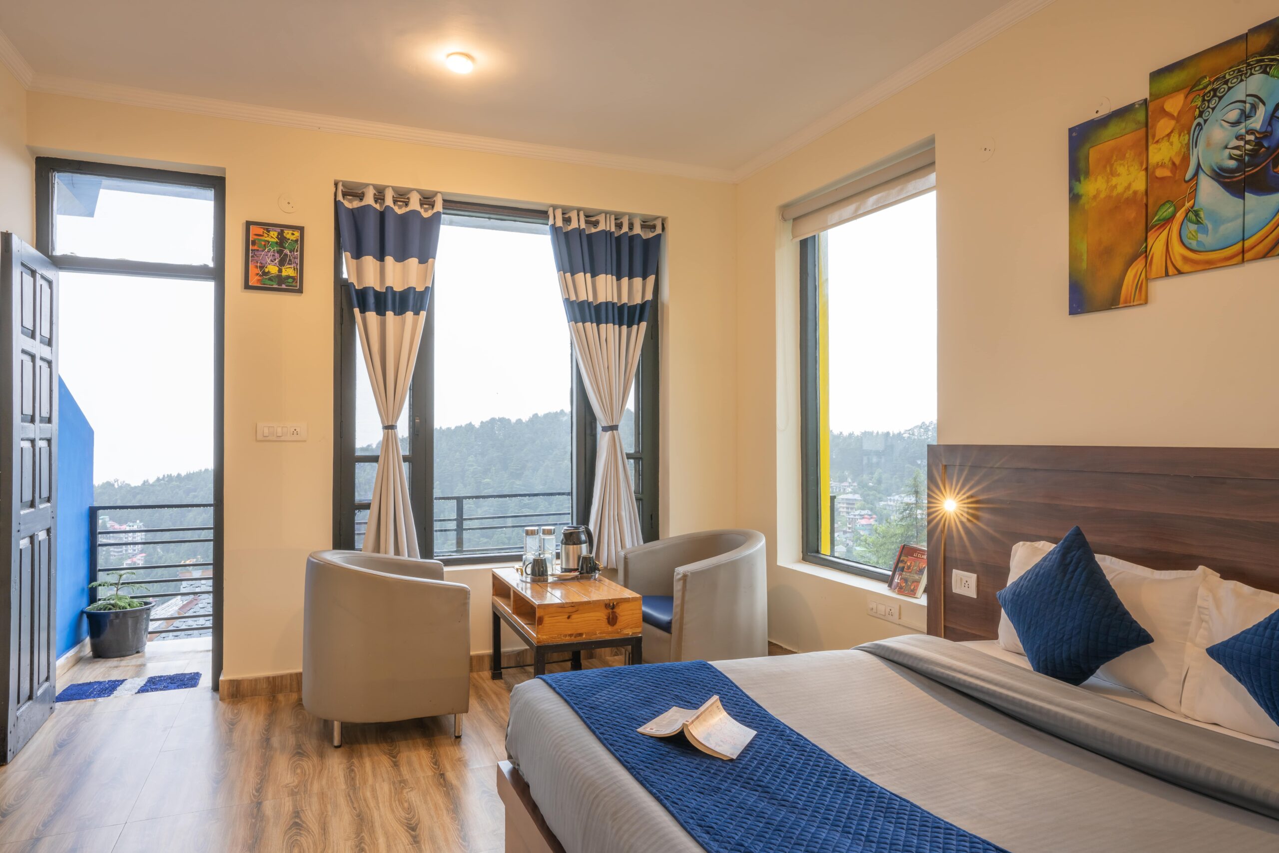 shalom-backpackers-dharamkot-deluxe-double-room-balcony