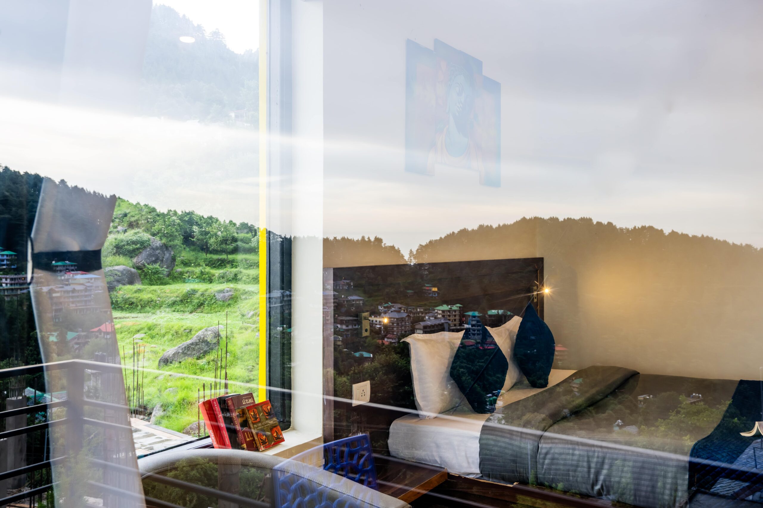 shalom-backpackers-dharamkot-deluxe-double-room-balcony