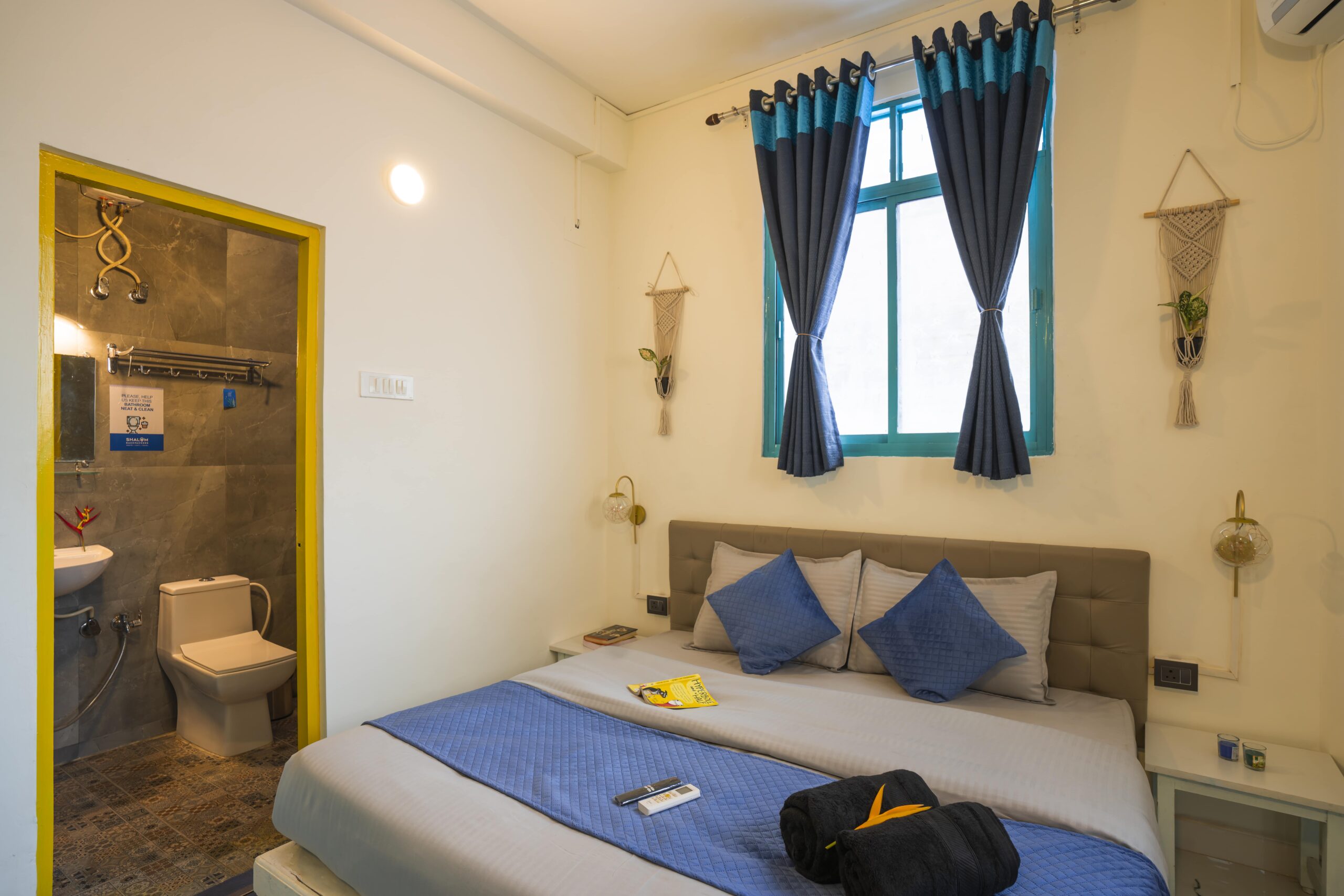 Affordable Standard Double Room in Goa | Backpackers Hostel Stay