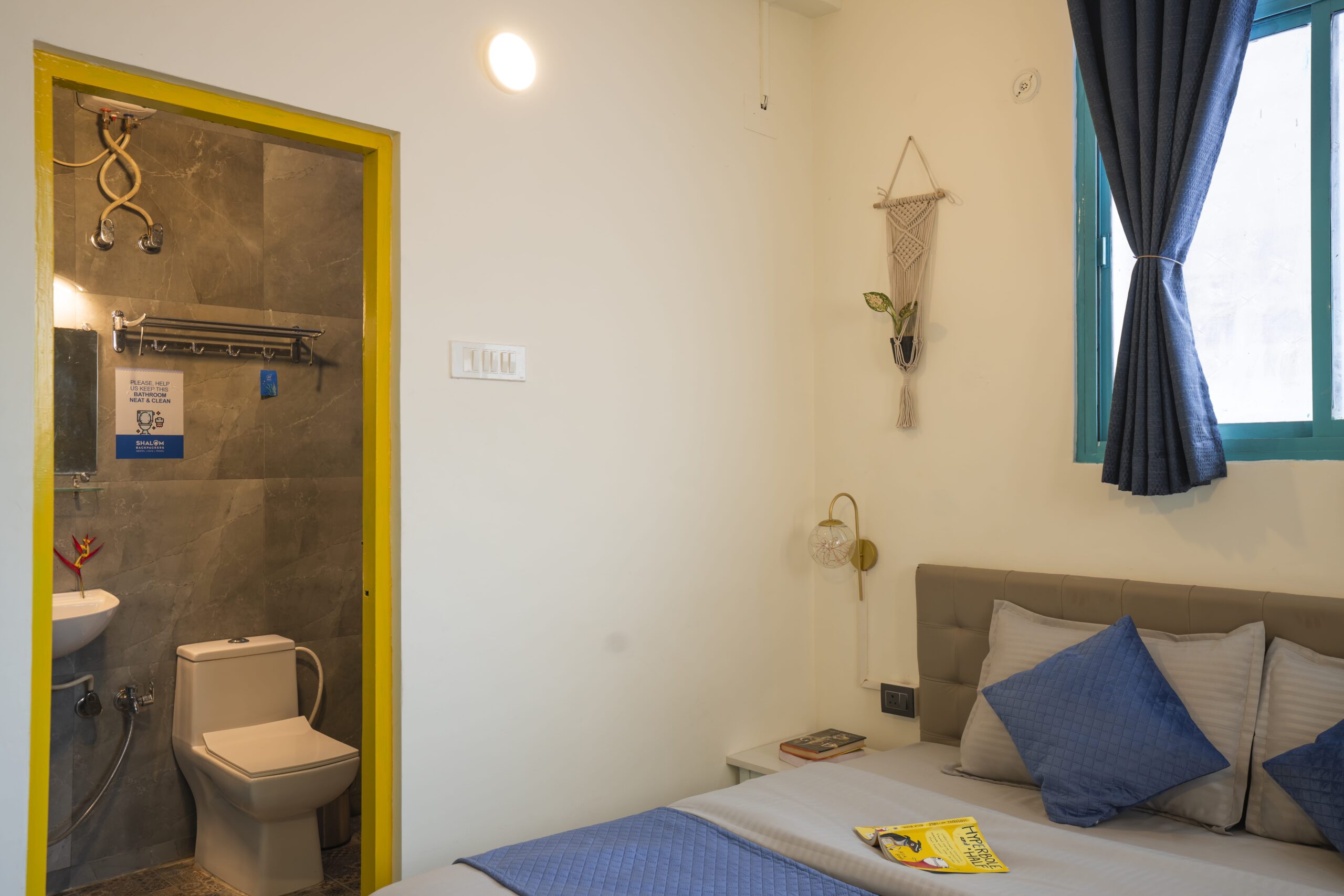 Affordable Standard Double Room in Goa | Backpackers Hostel Stay
