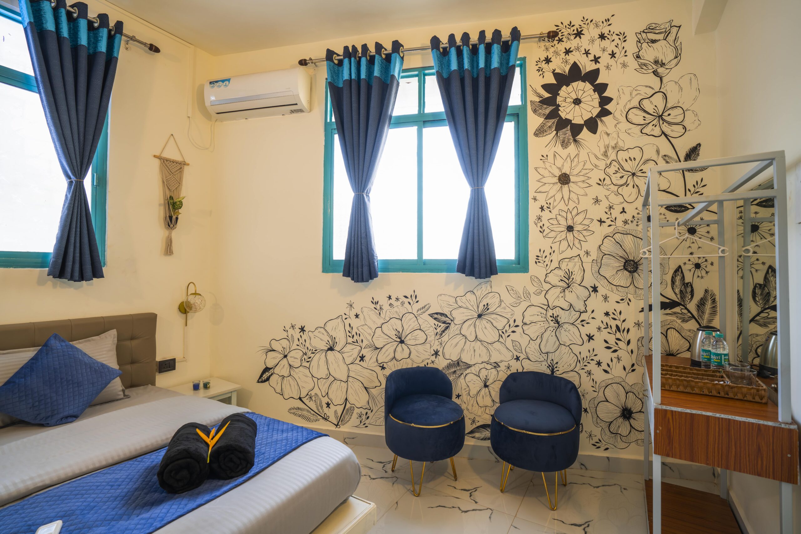 Affordable Standard Double Room in Goa | Backpackers Hostel Stay