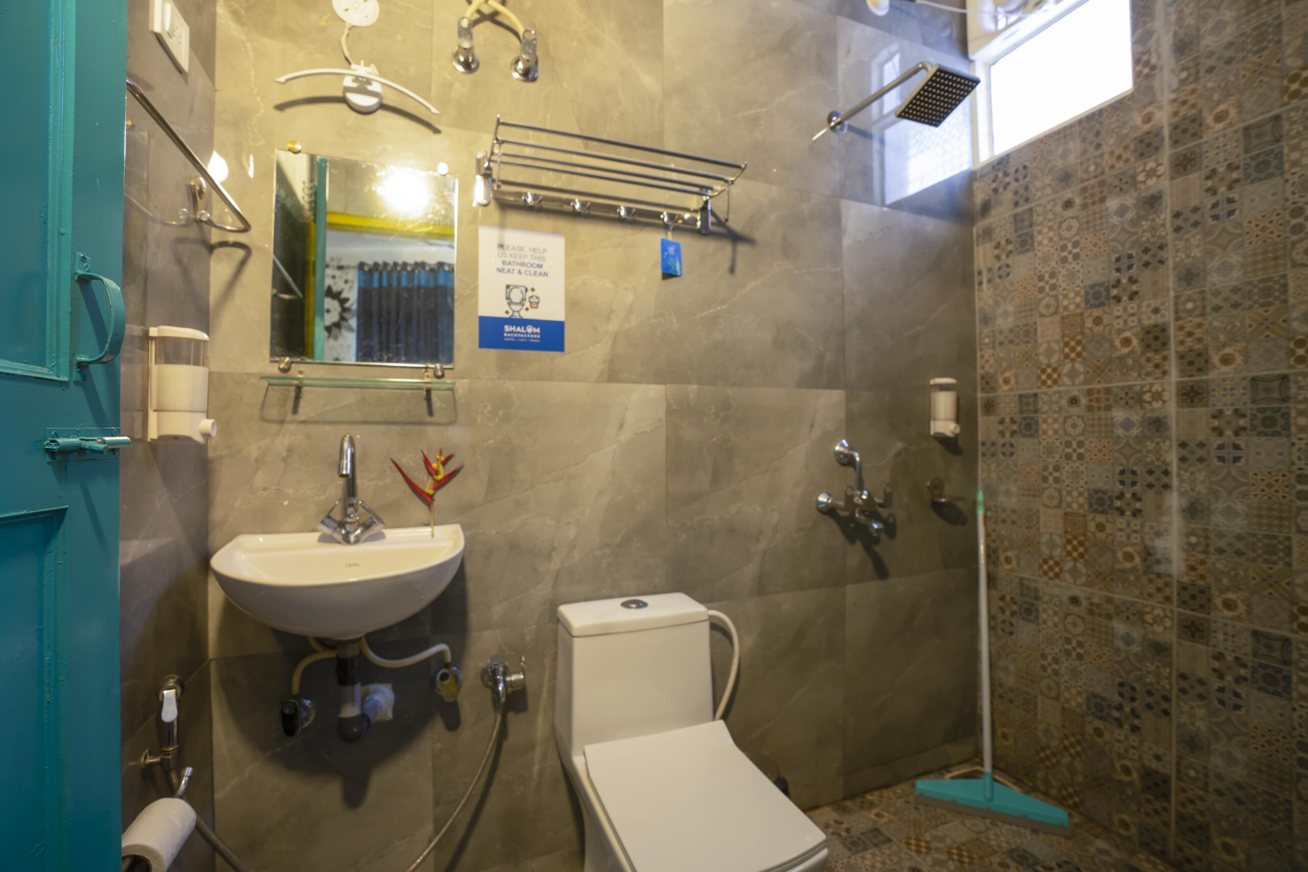 Affordable Standard Double Room in Goa | Backpackers Hostel Stay